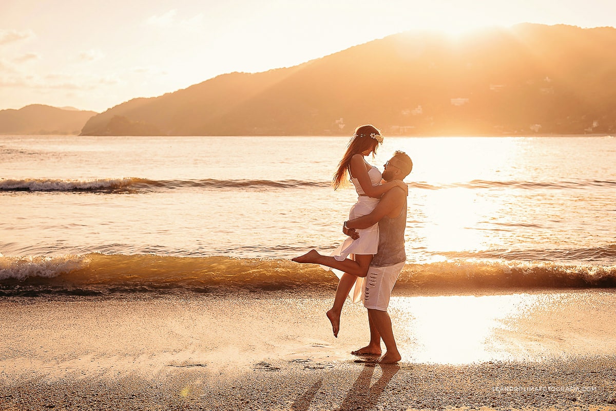 Featured image of post Fotos Na Praia Com Casal : Assessoria e cerimonial para casais que sonham em se casar na praia.