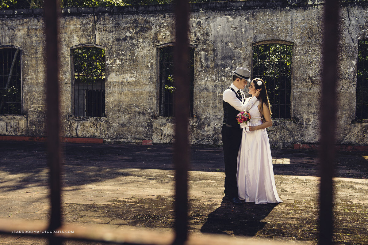 fotografia-noiva-vestido-trash-the-dress-praia-ubatuba-presidio-ilha-anchieta-fotografo-casamento-sp