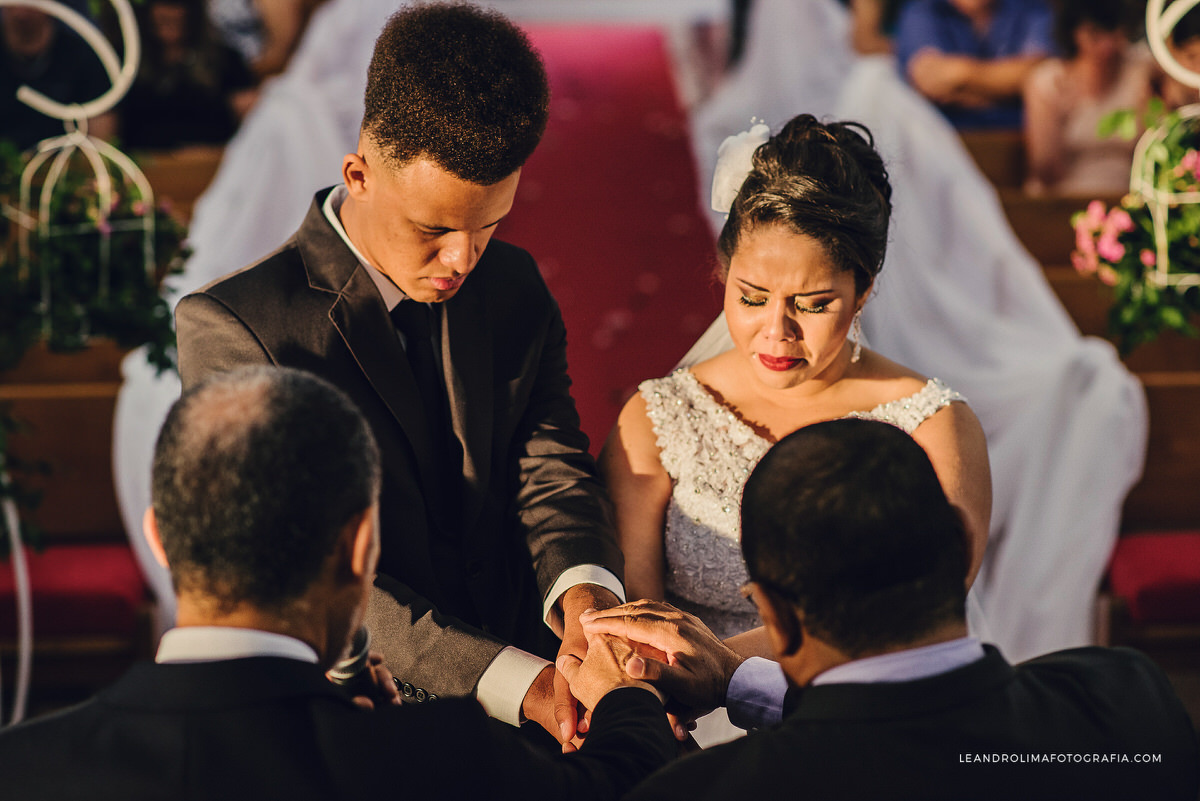 bencao-maos-casamento-oracao