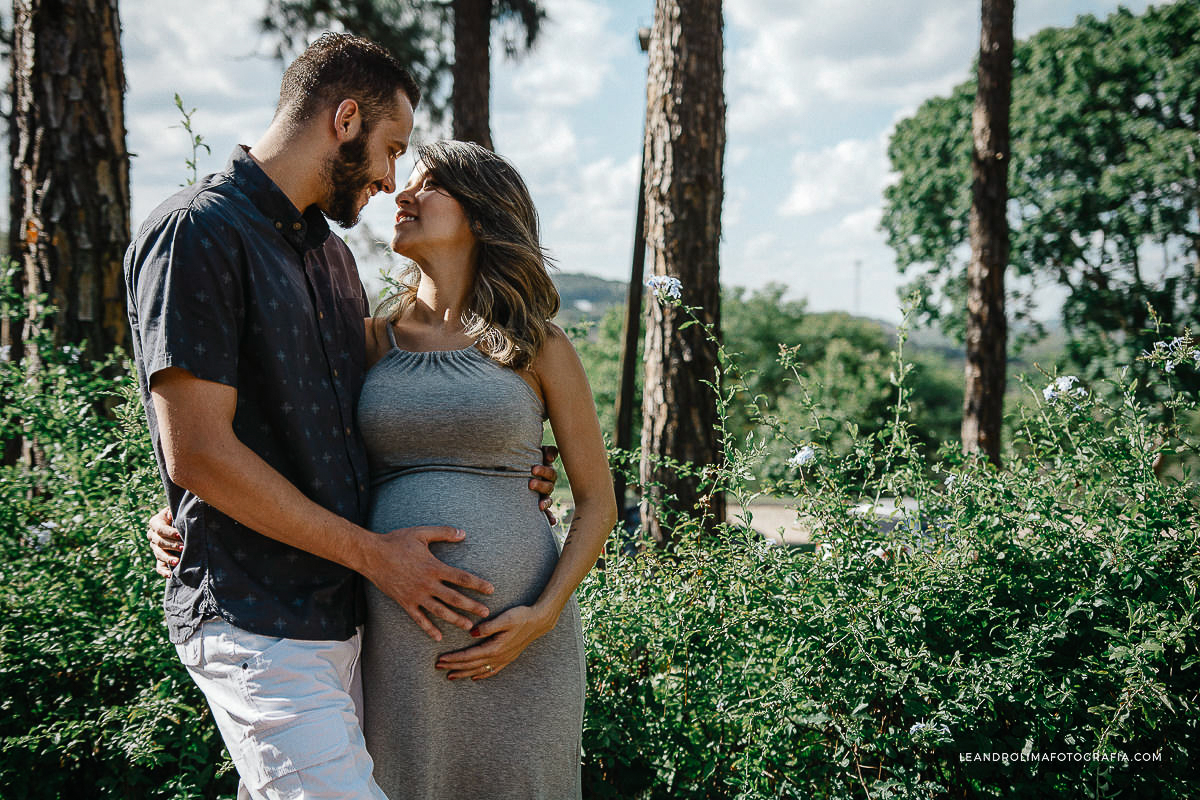 ensaio-foto-casal-gestante-gravida-mosteiro-sao-bento-vinhedo-03