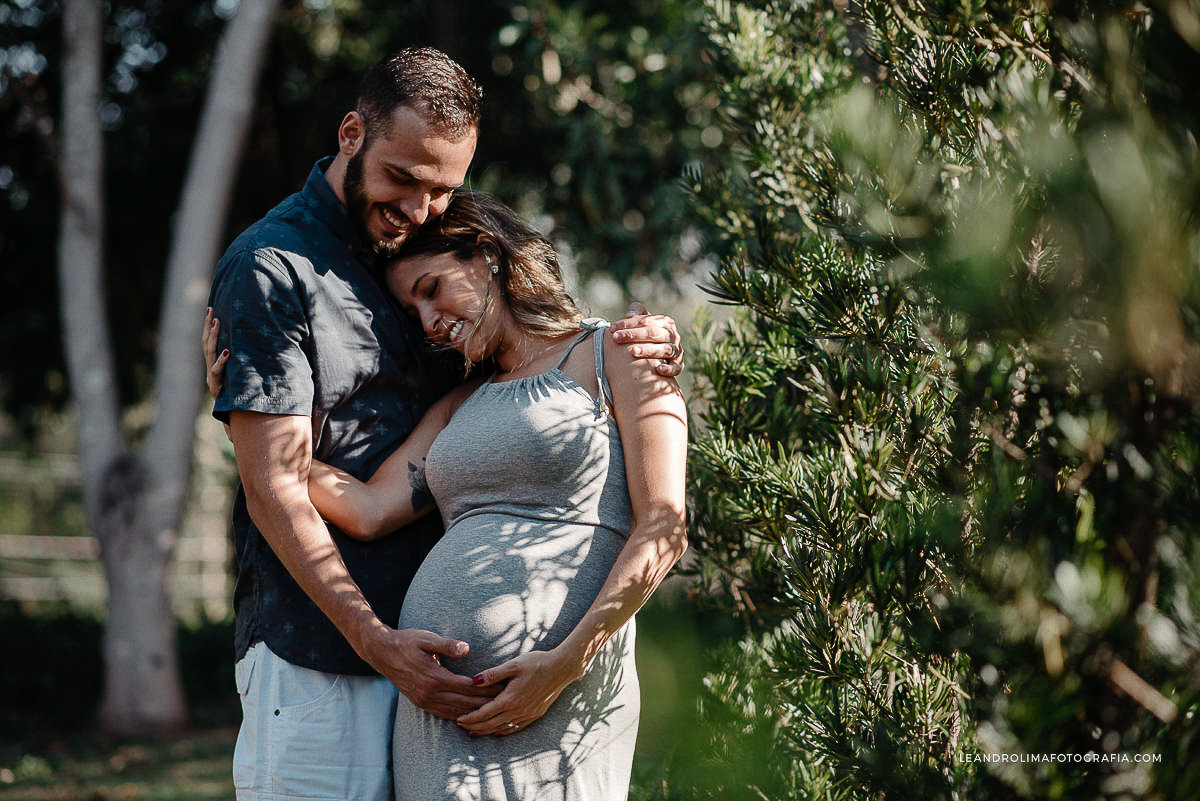 ensaio-foto-casal-gestante-gravida-mosteiro-sao-bento-vinhedo-09