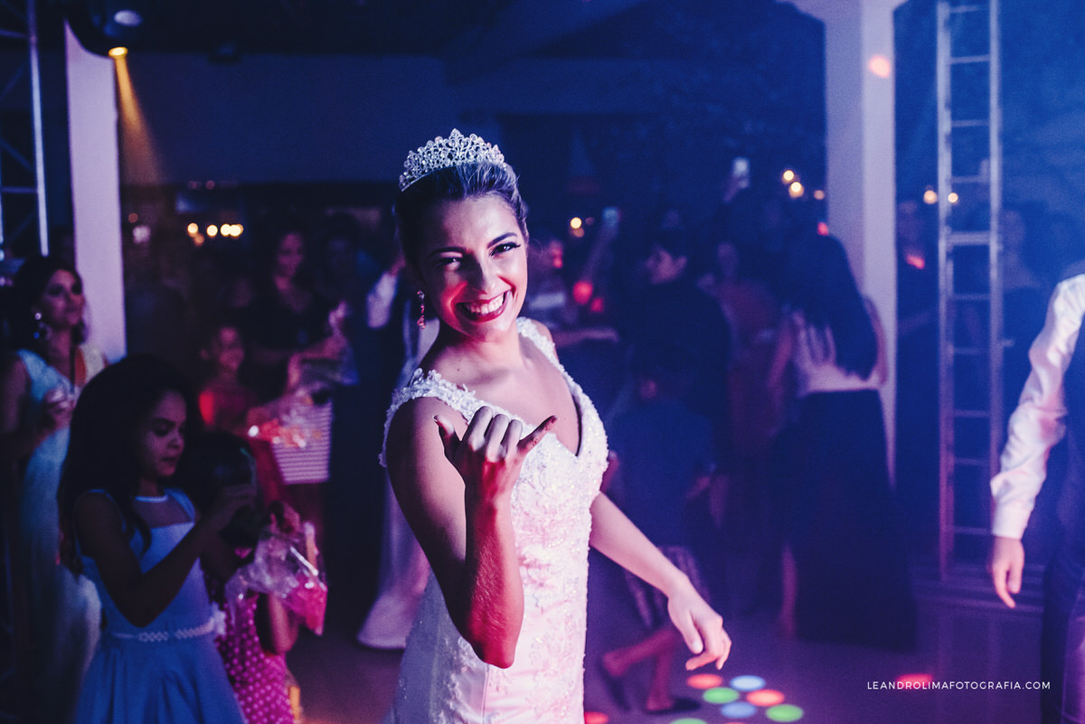 noiva-robozao-led-balada-casamento