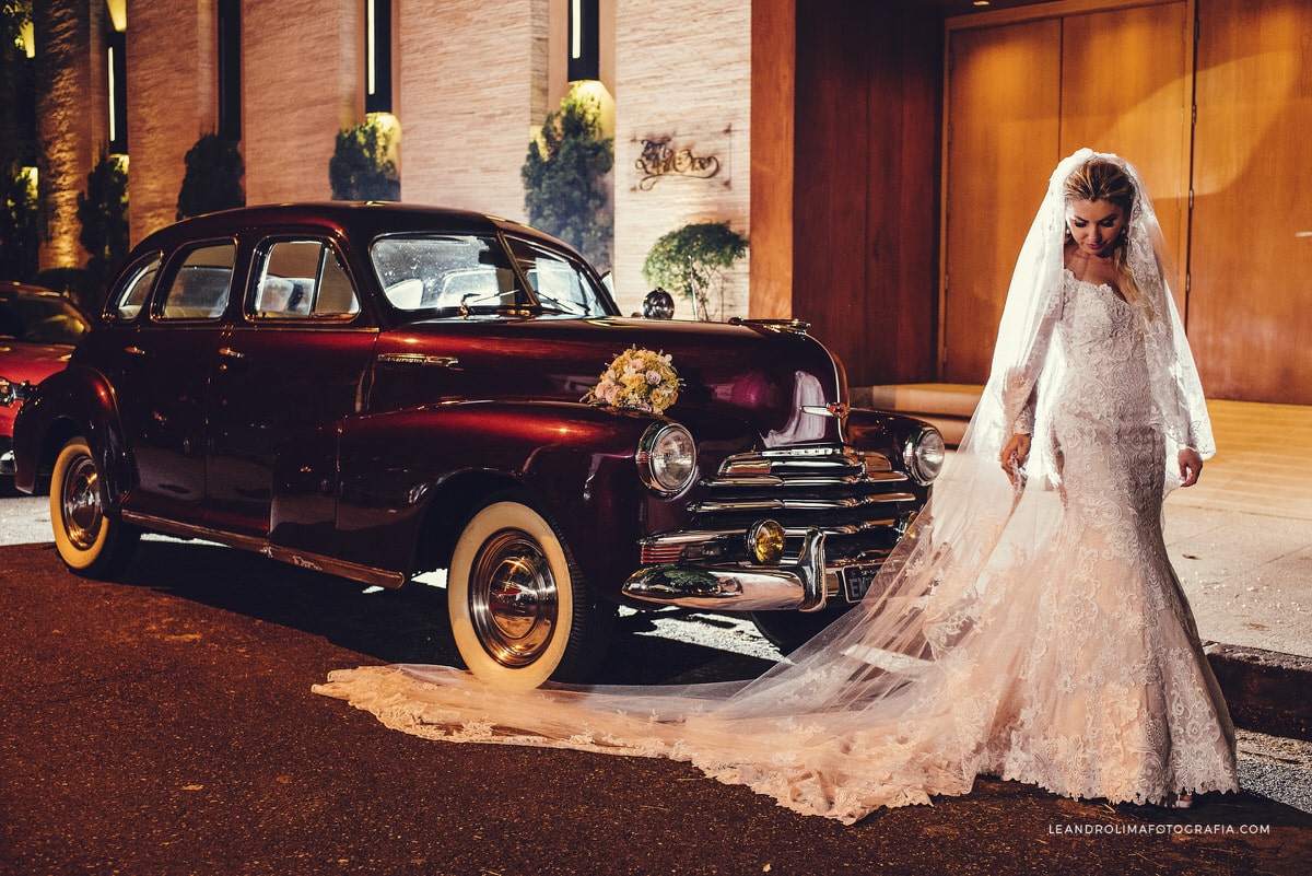 carro-antigo-casamento-ford-coupe-1942-classico-vestido-noiva-renda-luxo-buffet-dellorso-53