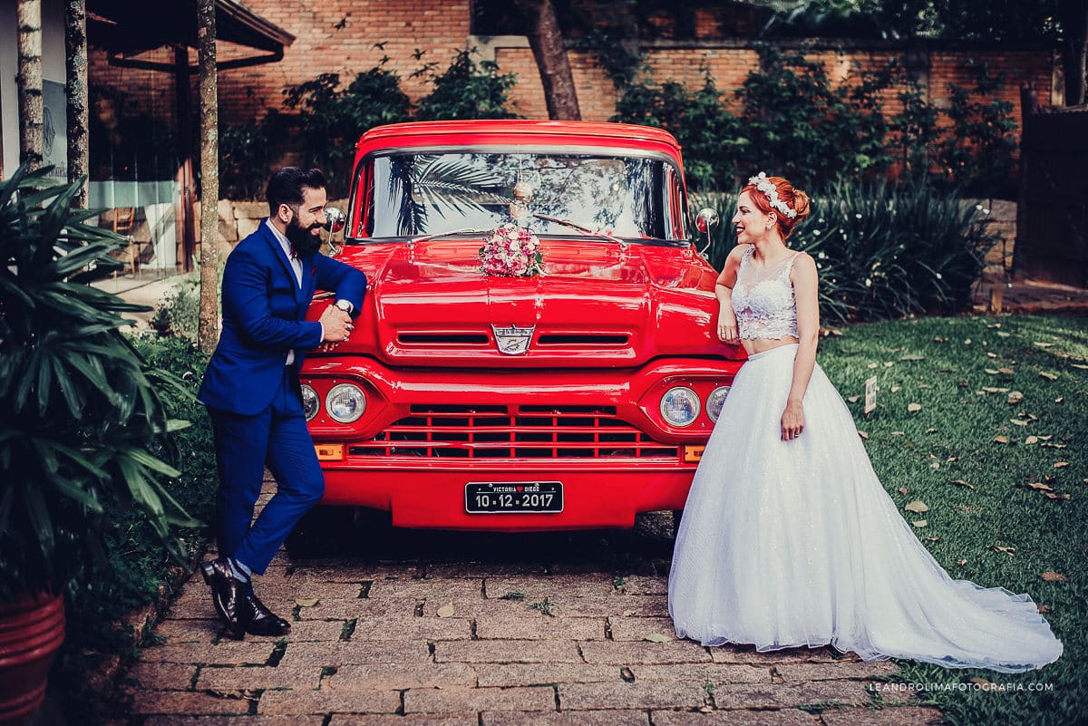 ensaio-noivos-foto-casamento-carro-antigo