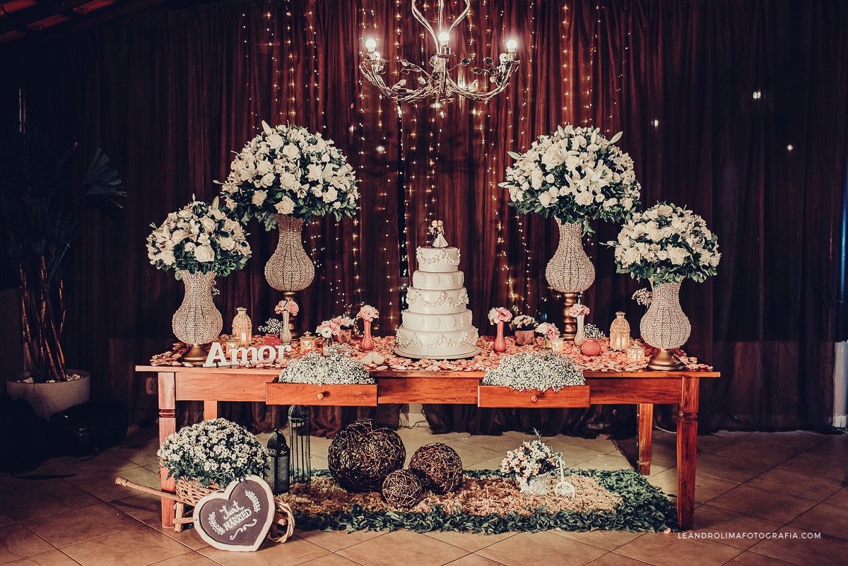 mesa-bolo-decoracao-rustica-madeira-casamento-dia-recanto-flor-da-vila