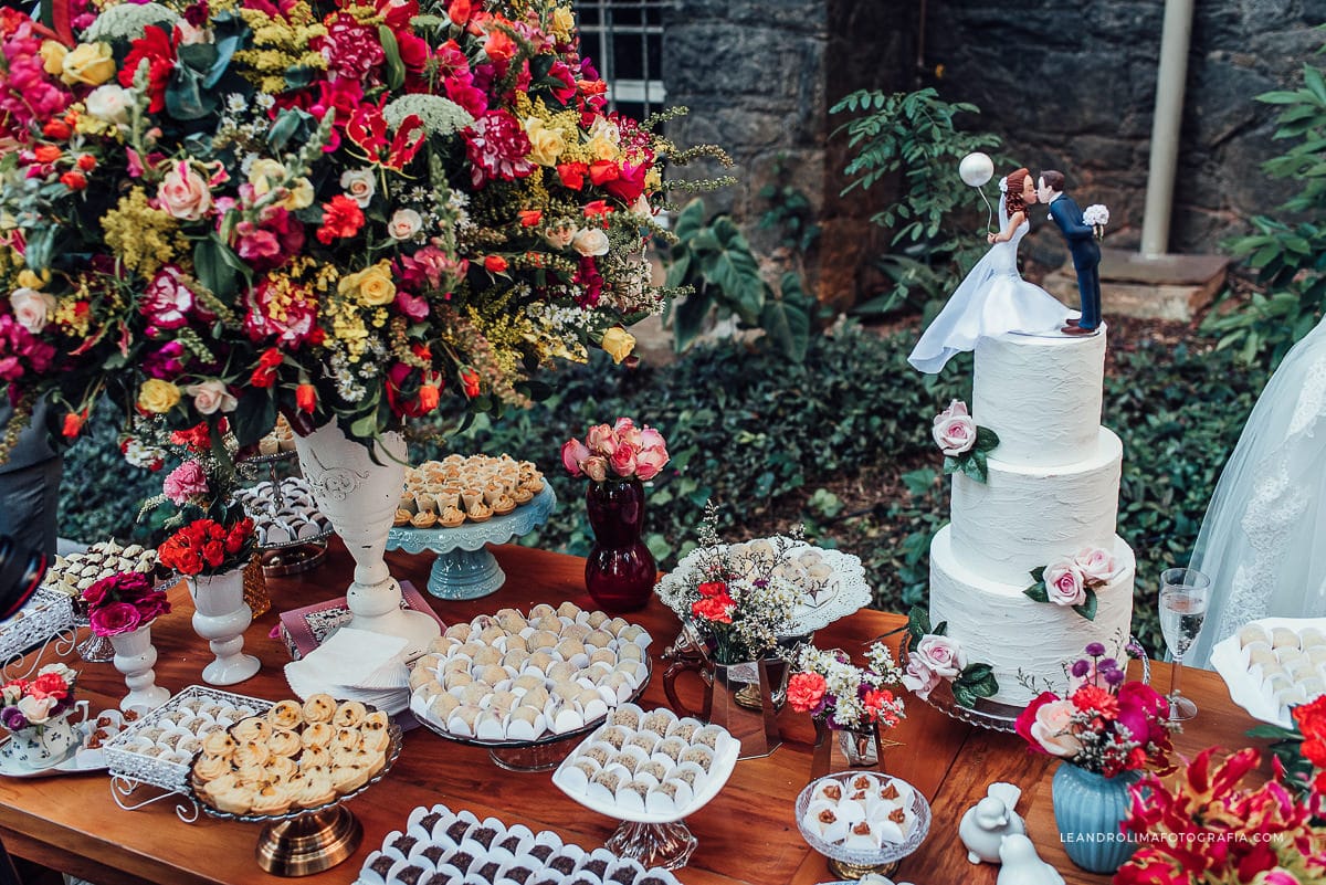 decoracao casamento ipjo igreja presbiteriana jardim das oliveiras mesa bolo doces