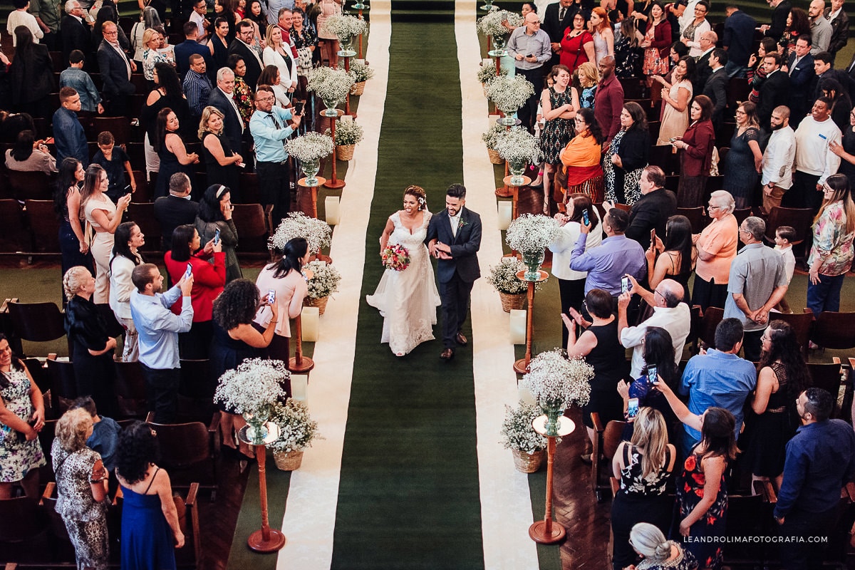 casamento ipjo igreja presbiteriana jardim das oliveiras saida noivos corredor