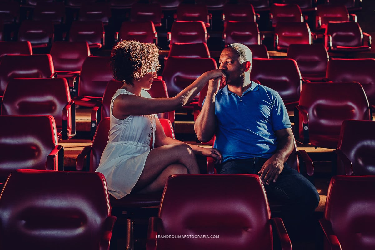 foto casal noivos ensaio pre wedding campos jordao auditorio museu felicia leirner