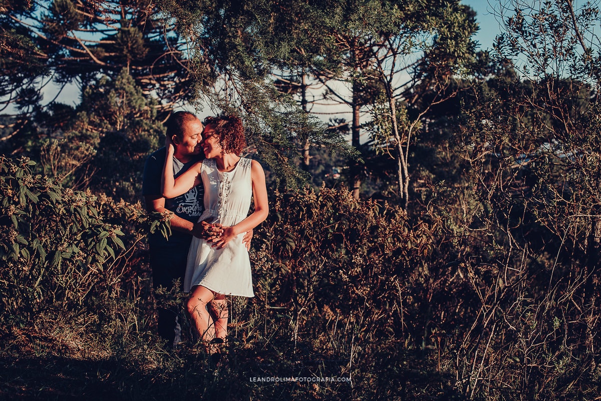 foto casal noivos ensaio pre wedding por sol campos jordao museu felicia leirner