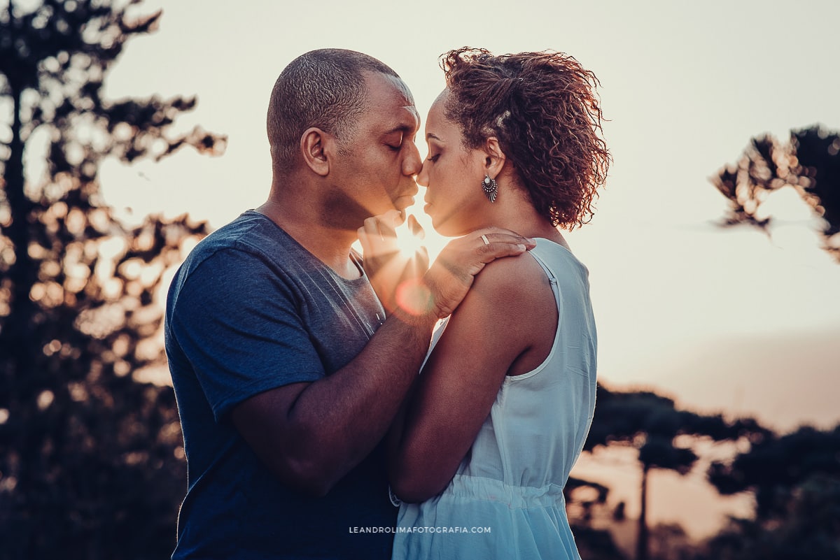 foto casal noivos ensaio pre wedding por sol campos jordao museu felicia leirner