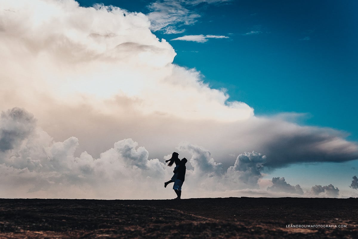 ensaio-casal-noivos-pre-wedding-por-sol-montanha-pedra-grande-atibaia